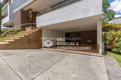 Casa de 4 alcobas en venta en San Lucas, Medellín, 452 m² · foto 9 de 20