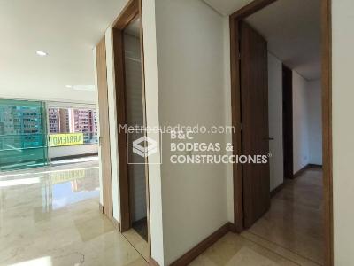 Apartamento de 3 alcobas en arriendo en Lalinde, Medellín, 125 m² · foto 13 de 16