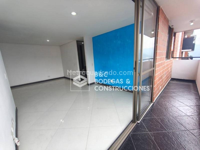 Cozy 2-Bedroom Apartment in La Ferrería, La Estrella - 2