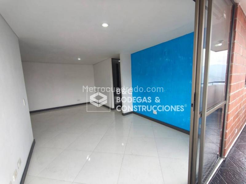 Cozy 2-Bedroom Apartment in La Ferrería, La Estrella - 3