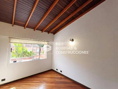Casa de 4 alcobas en arriendo en Envigado, Envigado, 310 m² · foto 14 de 20