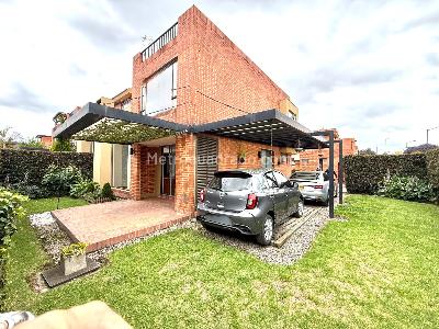 Casa de 4 alcobas en venta en Camino De Arrayanes, Bogotá, 166 m² · foto 2 de 20