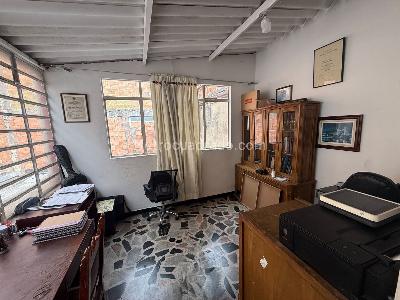 Casa de 5 alcobas en venta en San Miguel, Bogotá, 195 m² · foto 12 de 20