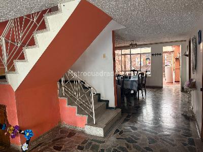Casa de 5 alcobas en venta en San Miguel, Bogotá, 195 m² · foto 3 de 20