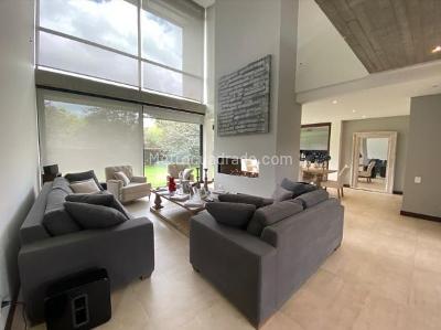 Casa de 4 alcobas en venta en San Simon, Bogotá · foto 2 de 10