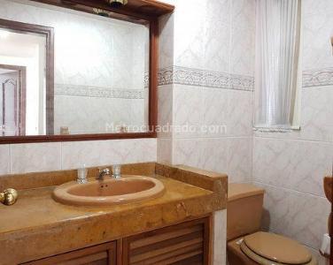 Casa de 4 alcobas en arriendo en Belmira Acacias, Bogotá · foto 14 de 20