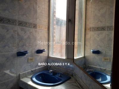 Casa de 4 alcobas en arriendo en Belmira Acacias, Bogotá · foto 15 de 20