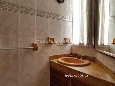 Casa de 4 alcobas en arriendo en Belmira Acacias, Bogotá · foto 9 de 20