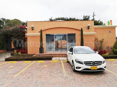 Casa de 4 alcobas en venta en Paseo De Los Buganviles, Chía, 240 m² · foto 9 de 20