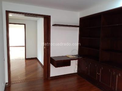 Apartamento de 3 alcobas en venta en Santa Barbara Occidental, Bogotá, 200 m² · foto 10 de 19