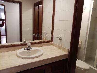 Apartamento de 3 alcobas en venta en Santa Barbara Occidental, Bogotá, 200 m² · foto 13 de 19