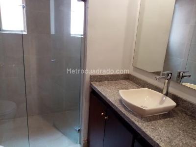 Apartamento de 3 alcobas en venta en Santa Barbara Occidental, Bogotá, 200 m² · foto 15 de 19