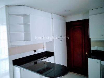 Apartamento de 3 alcobas en venta en Santa Barbara Occidental, Bogotá, 200 m² · foto 17 de 19