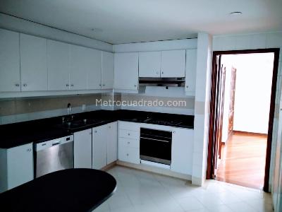 Apartamento de 3 alcobas en venta en Santa Barbara Occidental, Bogotá, 200 m² · foto 18 de 19