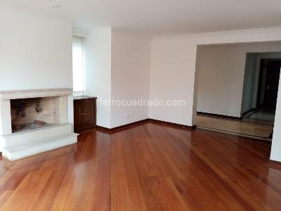 Apartamento de 3 alcobas en venta en Santa Barbara Occidental, Bogotá, 200 m² · foto 2 de 19