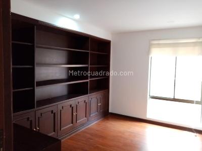 Apartamento de 3 alcobas en venta en Santa Barbara Occidental, Bogotá, 200 m² · foto 4 de 19