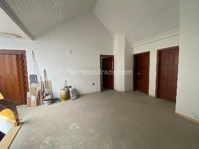 Casa de 5 alcobas en venta en Las Villas Bulevar, Bogotá, 526 m² · foto 5 de 15