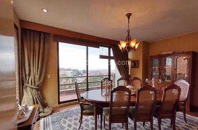 Apartamento de 2 alcobas en arriendo en Rosales Bellavista, Bogotá, 220 m² · foto 2 de 11