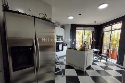 Apartamento de 2 alcobas en arriendo en Rosales Bellavista, Bogotá, 220 m² · foto 4 de 11