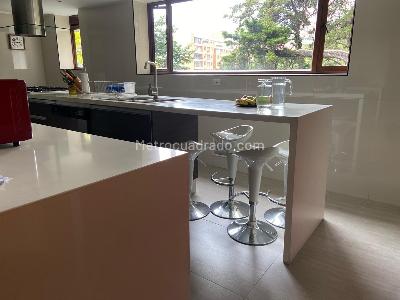 Apartamento de 3 alcobas en venta en El Refugio, Bogotá, 260 m² · foto 5 de 18
