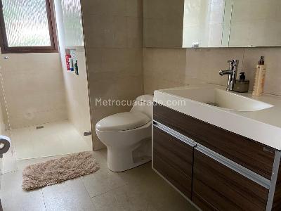 Apartamento de 3 alcobas en venta en El Refugio, Bogotá, 260 m² · foto 11 de 18