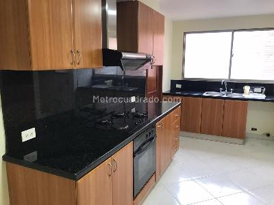 Apartamento de 3 alcobas en venta en Chico Museo, Bogotá, 161 m² · foto 8 de 17