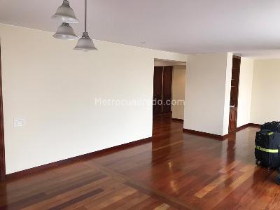 Apartamento de 3 alcobas en venta en Chico Museo, Bogotá, 161 m² · foto 7 de 17
