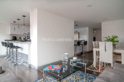 Apartamento de 3 alcobas en venta en Chico Norte, Bogotá, 228 m² · foto 2 de 19