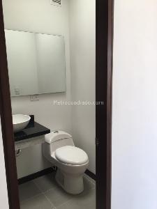 Apartamento de 2 alcobas en venta en Chico Santa Barbara, Bogotá, 92 m² · foto 7 de 9