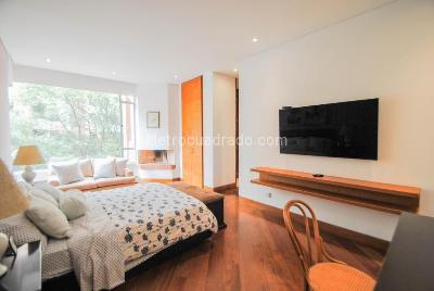 Apartamento de 3 alcobas en venta en Altos De Cabrera, Bogotá, 280 m² · foto 4 de 9