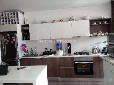 Apartamento de 2 alcobas en venta en Molinos Del Chico, Bogotá, 120 m² · foto 6 de 15