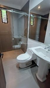 Casa en venta en Santa Barbara Central, Bogotá · foto 9 de 20
