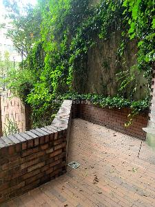Apartamento de 3 alcobas en venta en Los Rosales Chico, Bogotá, 270 m² · foto 8 de 9