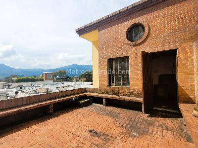 Apartamento de 3 alcobas en venta en San Patricio, Bogotá, 218 m² · foto 18 de 19