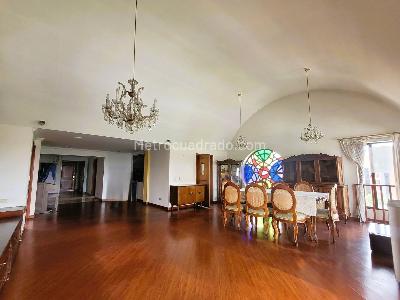 Apartamento de 3 alcobas en venta en San Patricio, Bogotá, 218 m² · foto 2 de 19