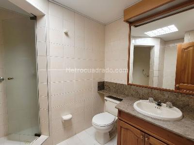 Apartamento de 3 alcobas en venta en San Patricio, Bogotá, 218 m² · foto 16 de 19