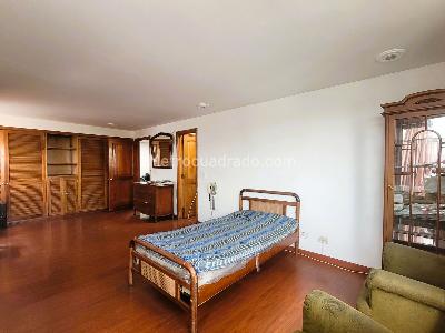 Apartamento de 3 alcobas en venta en San Patricio, Bogotá, 218 m² · foto 9 de 19