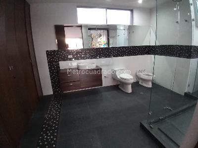 Apartamento de 4 alcobas en venta en Nogal Rosales, Bogotá, 262 m² · foto 10 de 18