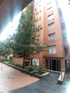 Apartamento de 4 alcobas en venta en Nogal Rosales, Bogotá, 262 m² · foto 2 de 18