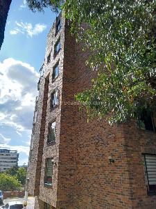 Apartamento de 2 alcobas en venta en Bella Suiza Altos De, Bogotá, 77 m² · foto 7 de 18