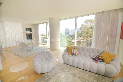 Apartamento de 3 alcobas en venta en El Refugio Chico, Bogotá, 265 m² · foto 2 de 11