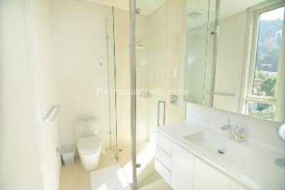 Apartamento de 3 alcobas en venta en El Refugio Chico, Bogotá, 265 m² · foto 11 de 11