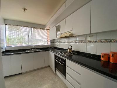 Apartamento de 2 alcobas en venta en Chico Museo, Bogotá, 103 m² · foto 10 de 13