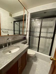 Apartamento de 2 alcobas en venta en Chico Museo, Bogotá, 103 m² · foto 9 de 13
