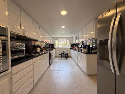 Casa de 3 alcobas en venta en Chico Reservado, Bogotá, 408 m² · foto 5 de 20