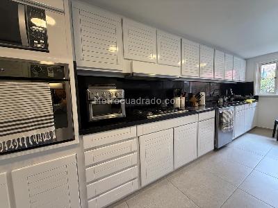 Casa de 3 alcobas en venta en Chico Reservado, Bogotá, 408 m² · foto 8 de 20