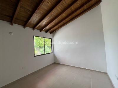 Casa de 3 alcobas en venta en Pueblo Tapao, Armenia, 300 m² · foto 5 de 16