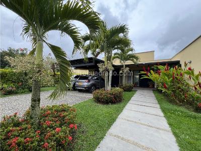 Casa de 3 alcobas en venta en Aeropuerto, Armenia, 133 m² · foto 3 de 20