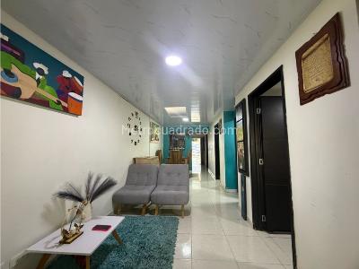 Casa de 4 alcobas en venta en Barrio Villa Carolina, Armenia, 60 m² · foto 2 de 13
