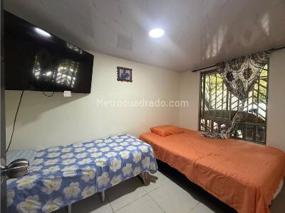 Casa de 4 alcobas en venta en Barrio Villa Carolina, Armenia, 60 m² · foto 3 de 13